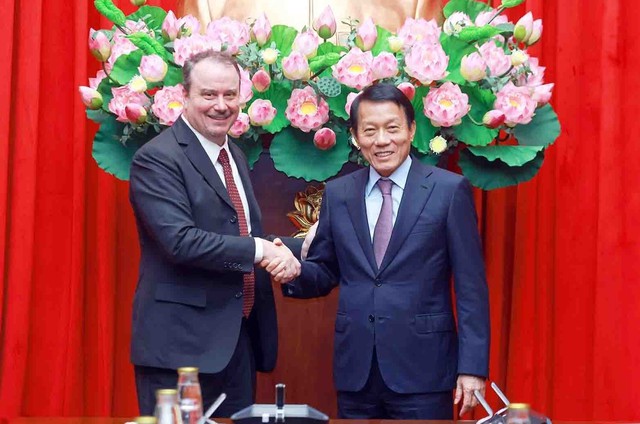 越南公安部部长梁三光会见美国贸易代表办公室副代表里克·斯威策- Ảnh 1.