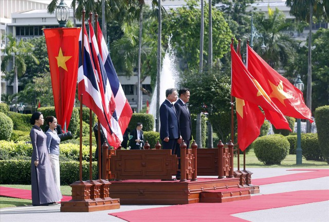 泰国总理举行隆重仪式欢迎越共中央总书记、国家主席苏林访泰- Ảnh 1.