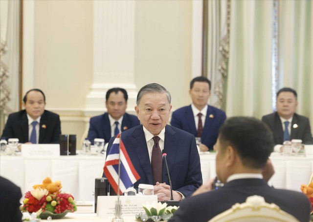 越共中央总书记、国家主席苏林同泰国总理阿努廷·参威拉军举行会谈- Ảnh 2. 越共中央总书记、国家主席苏林同泰国总理阿努廷·参威拉军举行会谈- Ảnh 2.