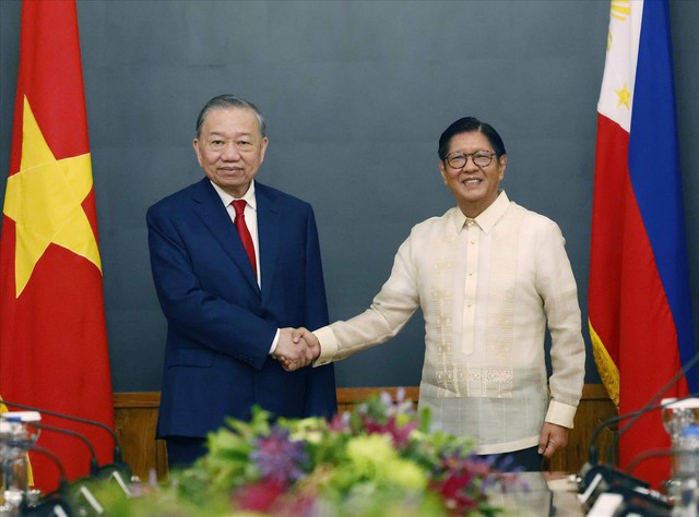 越共中央总书记、国家主席苏林同菲律宾总统费迪南德·罗慕尔德兹·马科斯举行会谈- Ảnh 1. 越共中央总书记、国家主席苏林同菲律宾总统费迪南德·罗慕尔德兹·马科斯举行会谈- Ảnh 1.