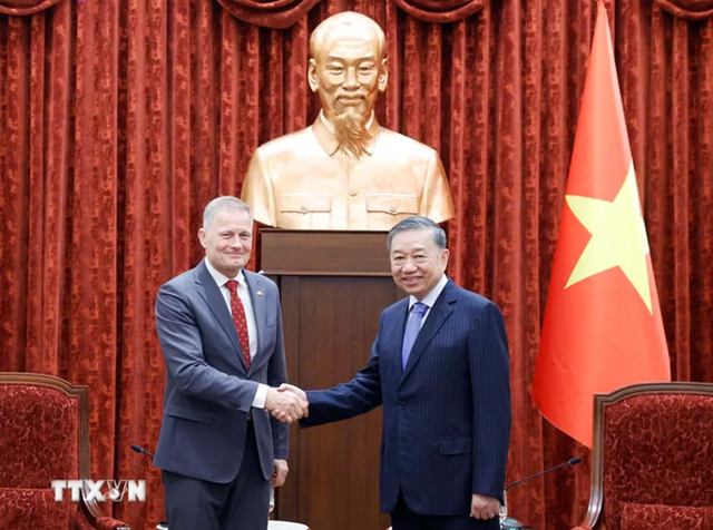 越共中央总书记、国家主席苏林会见丹麦大使- Ảnh 1. 越共中央总书记、国家主席苏林会见丹麦大使- Ảnh 1.