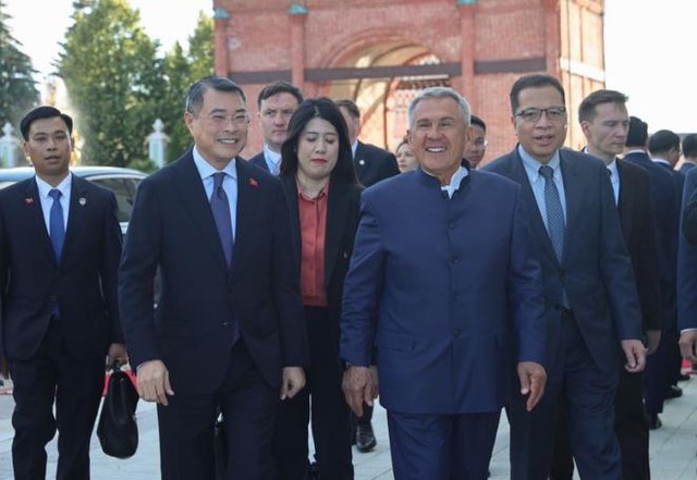 黎明兴总理会见鞑靼斯坦共和国总统明尼哈诺夫- Ảnh 1.