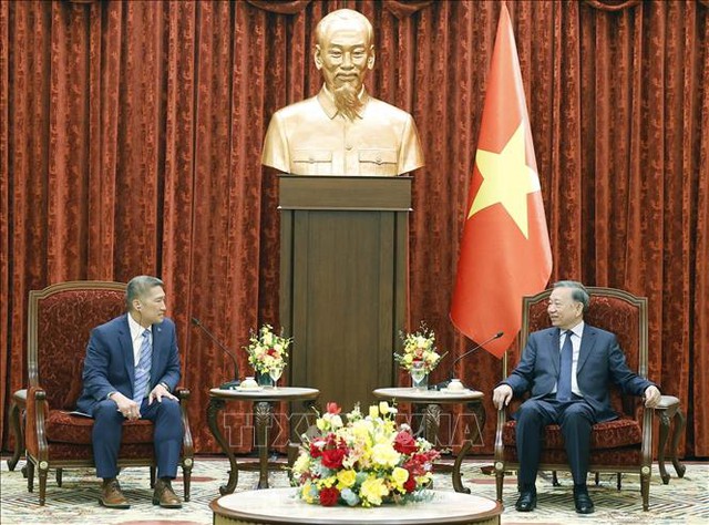 越共中央总书记、国家主席苏林会见美国代理海军部长高雄- Ảnh 2.