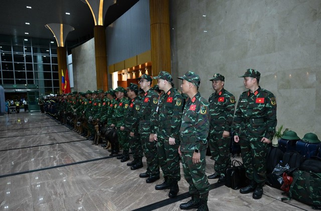 越南人民军队和公安部派出124名士兵赴委内瑞拉灾区救援- Ảnh 2.