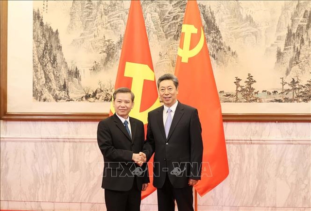 越中两党深化在内政、政法、纪检监察领域的合作- Ảnh 1. 越中两党深化在内政、政法、纪检监察领域的合作- Ảnh 1.
