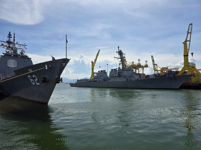 美国海军乔治·华盛顿号航空母舰访问越南岘港- Ảnh 4.