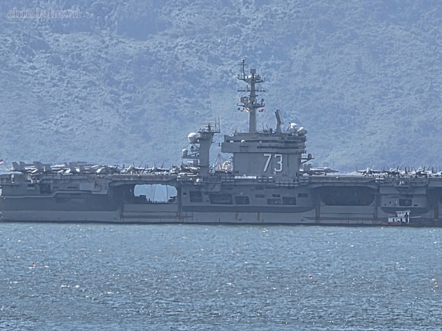美国海军乔治·华盛顿号航空母舰访问越南岘港- Ảnh 7.