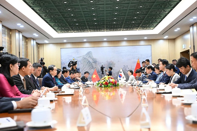 越南国会主席陈青敏与韩国国会议长赵正植举行会谈- Ảnh 2.