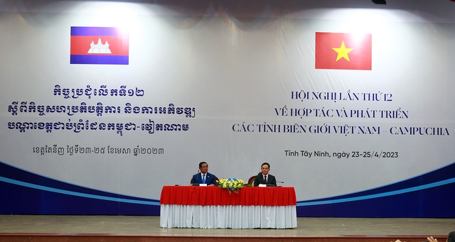 Ảnh: Hội nghị lần thứ 12 về hợp tác các tỉnh biên giới Việt Nam-Campuchia - Ảnh 12.