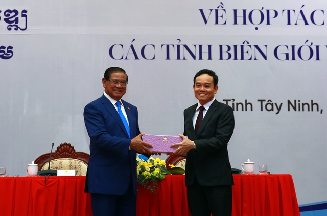 Ảnh: Hội nghị lần thứ 12 về hợp tác các tỉnh biên giới Việt Nam-Campuchia - Ảnh 16.