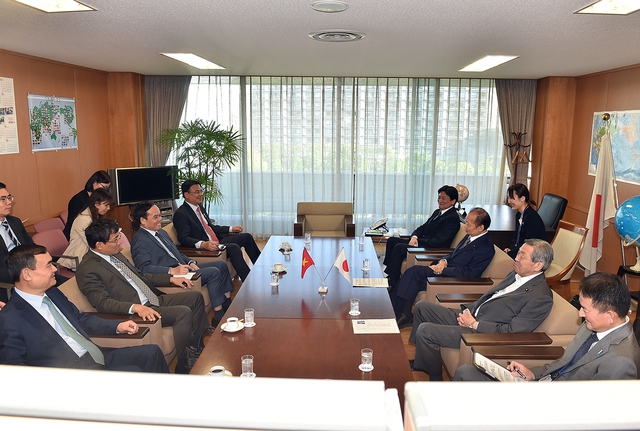 Chùm ảnh: Phó Thủ tướng Trần Lưu Quang thăm Nhật Bản - Ảnh 4.