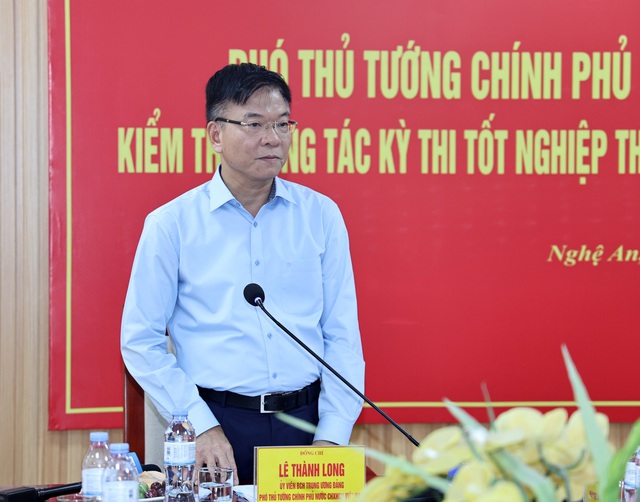 Chùm ảnh: Phó Thủ tướng Lê Thành Long kiểm tra công tác tổ chức kỳ thi tốt nghiệp THPT tại Nghệ An- Ảnh 4.