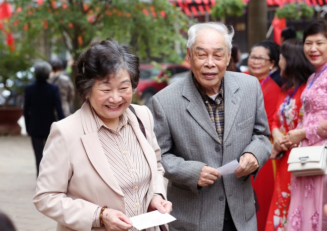 Chùm ảnh: Nhân dân Thủ đô hân hoan thực hiện quyền, nghĩa vụ trong ngày bầu cử- Ảnh 5.