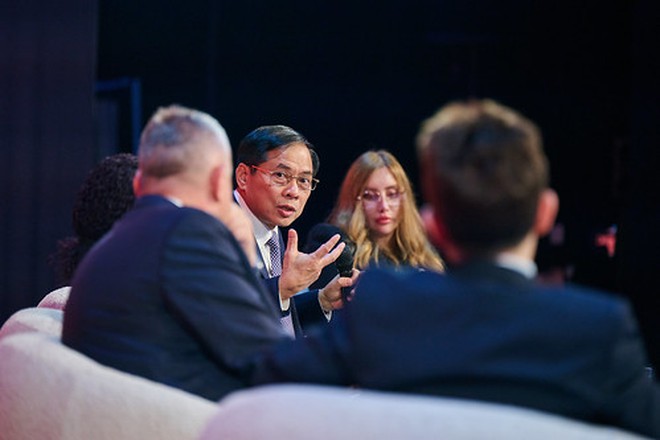 How Viet Nam protects national interests while contributing to global peace, stability and prosperity- Ảnh 3. How Viet Nam protects national interests while contributing to global peace, stability and prosperity- Ảnh 3.