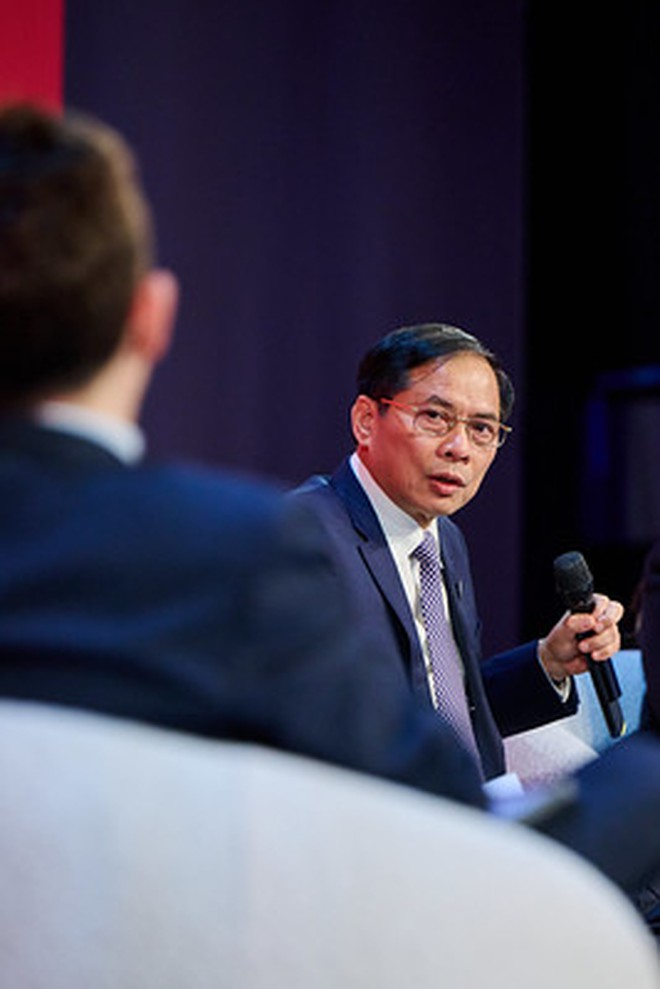 How Viet Nam protects national interests while contributing to global peace, stability and prosperity- Ảnh 4. How Viet Nam protects national interests while contributing to global peace, stability and prosperity- Ảnh 4.