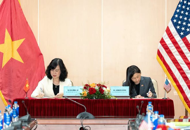 Viet Nam, U.S. sign five-year health cooperation agreement- Ảnh 2.