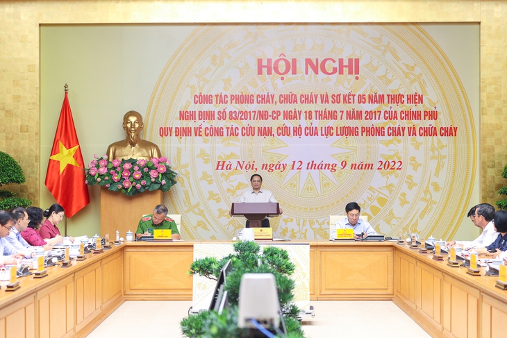 Thủ tướng: Tổng kiểm tra, rà soát trên toàn quốc; ngăn chặn, đẩy lùi và chấm dứt hậu quả chết người do chủ quan gây cháy nổ - Ảnh 4.