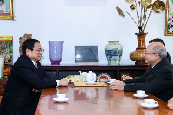 Thủ tướng Phạm Minh Chính dâng hương cố Thủ tướng Phạm Văn Đồng và Đại tướng Võ Nguyên Giáp - Ảnh 3.