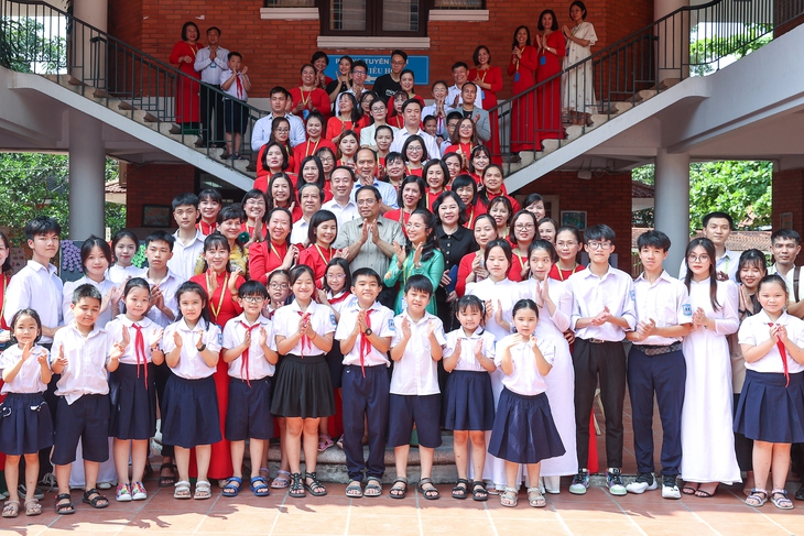 Thủ tướng: Truyền cảm hứng, tạo động lực để trẻ em có hoàn cảnh đặc biệt tự tin, bản lĩnh vươn lên - Ảnh 7.
