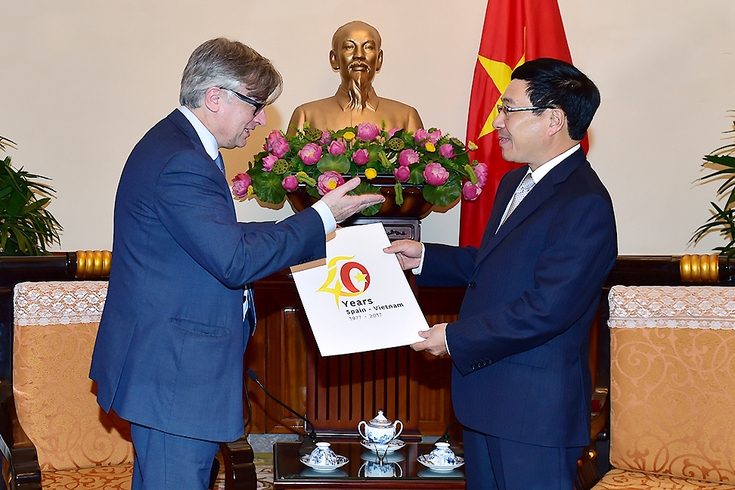 Phó Thủ tướng Phạm Bình Minh tiếp Quốc vụ khanh Bộ Ngoại giao Tây Ban Nha