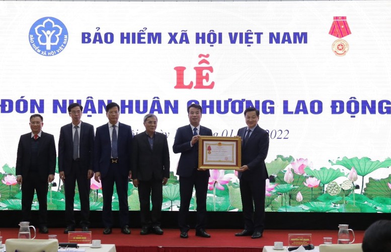 Phó Thủ tướng gợi mở nhiều vấn đề quan trọng đối với Bảo hiểm xã hội Việt Nam - Ảnh 4.