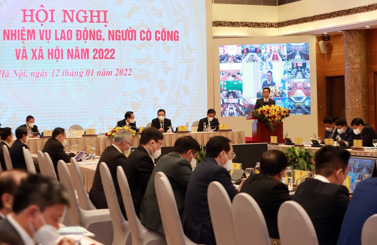 Tiếp tục chuyển mạnh hơn trong các lĩnh vực lao động, xã hội, người có công - Ảnh 2.