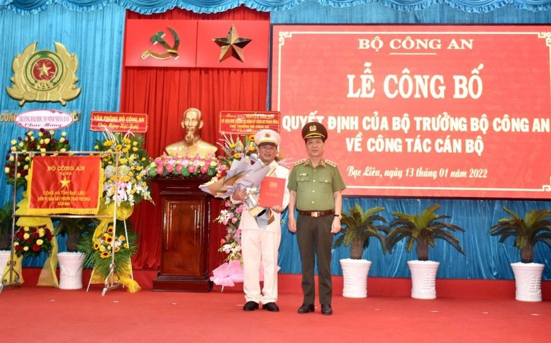 Công bố quyết định của Bộ trưởng Bộ Công an về công tác tổ chức, cán bộ - Ảnh 1.