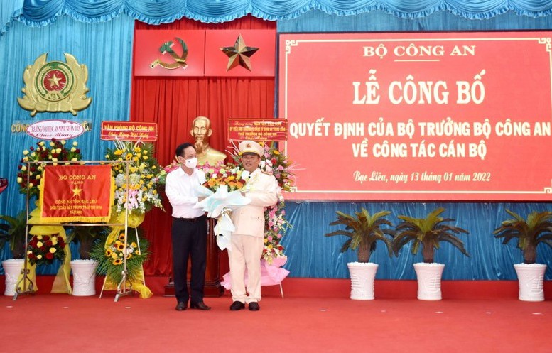 Công bố quyết định của Bộ trưởng Bộ Công an về công tác tổ chức, cán bộ - Ảnh 2.