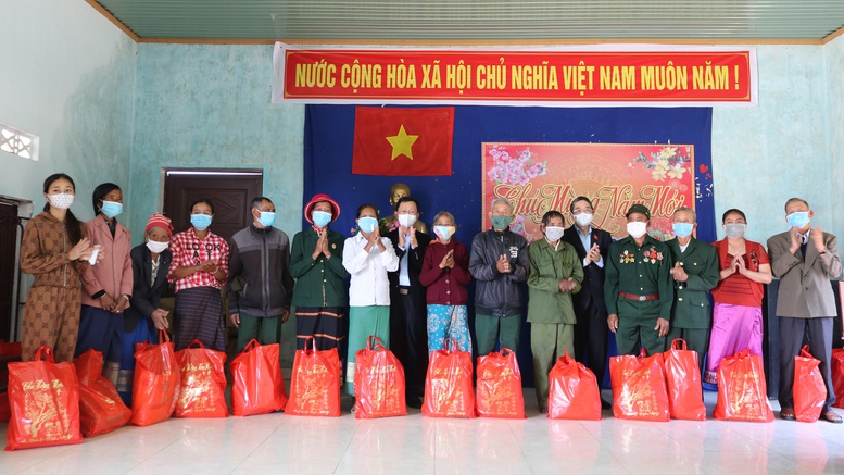 Lãnh đạo Quốc hội thăm, chúc Tết tại xã biên giới Pờ Y - Ảnh 1.