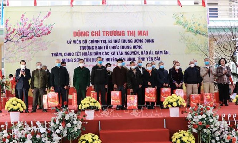 Trưởng Ban Tổ chức Trung ương Trương Thị Mai thăm, chúc Tết tại Yên Bái - Ảnh 1.