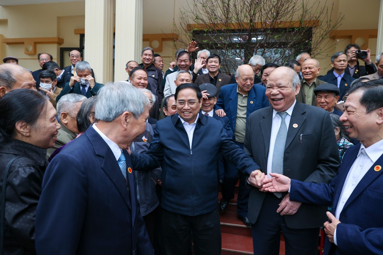 Thủ tướng Phạm Minh Chính: Tổ chức Tết vui tươi, an toàn, lành mạnh, tiết kiệm và tình nghĩa cho nhân dân - Ảnh 1.