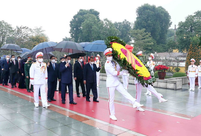 Lãnh đạo Đảng, Nhà nước vào Lăng viếng Chủ tịch Hồ Chí Minh - Ảnh 5.