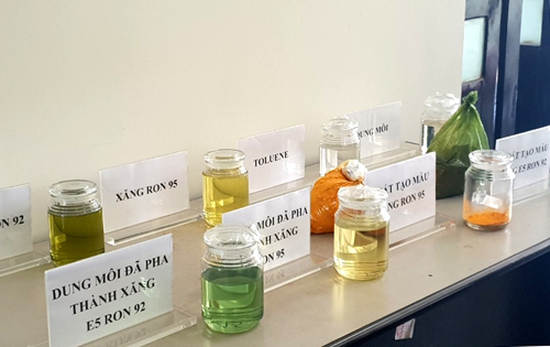 Pha chế xăng dầu nhưng không đăng ký cơ sở pha chế bị phạt đến 60 triệu đồng - Ảnh 1.