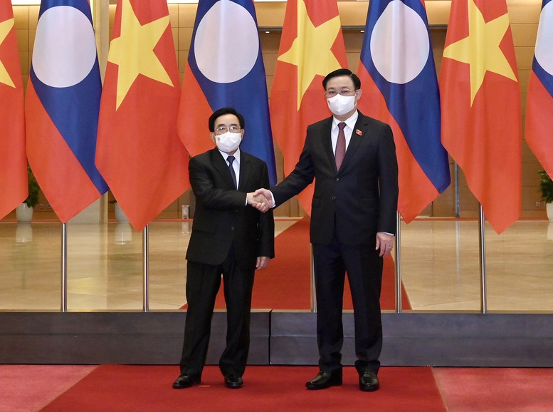 Dành ưu tiên cao nhất trong việc giữ gìn, phát huy quan hệ gắn bó keo sơn Việt Nam-Lào - Ảnh 1.