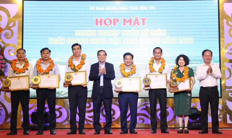 Tỉnh Bến Tre ghi nhận, cảm ơn sự đóng góp của các doanh nghiệp, doanh nhân - Ảnh 2.