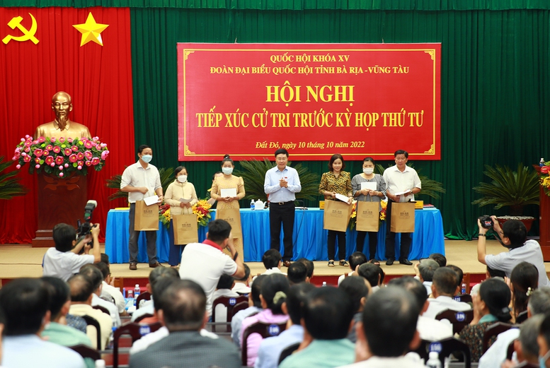 Phó Thủ tướng Phạm Bình Minh tiếp xúc cử tri tại Bà Rịa-Vũng Tàu - Ảnh 4.