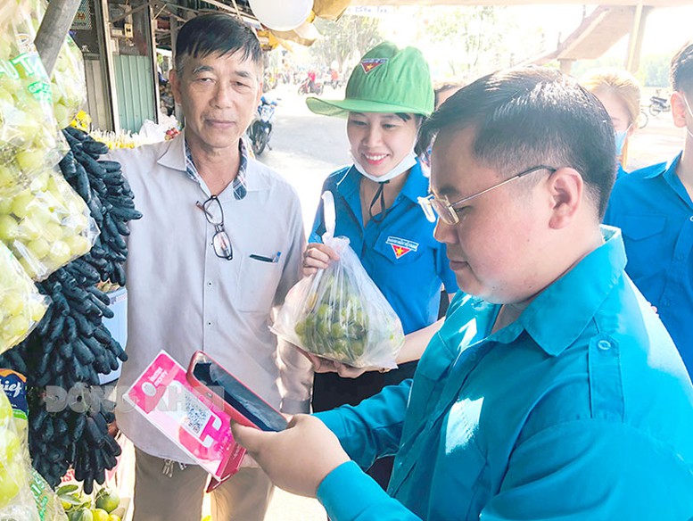 Bến Tre thúc đẩy phát triển chuyển đổi số toàn diện, hiệu quả - Ảnh 1.