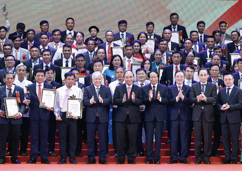 Chủ tịch nước trao danh hiệu &quot;Nông dân Việt Nam xuất sắc 2022&quot; - Ảnh 5.
