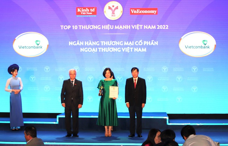 Vietcombank 9 lần liên tiếp có mặt trong Top 10 Thương hiệu mạnh Việt Nam - Ảnh 1.