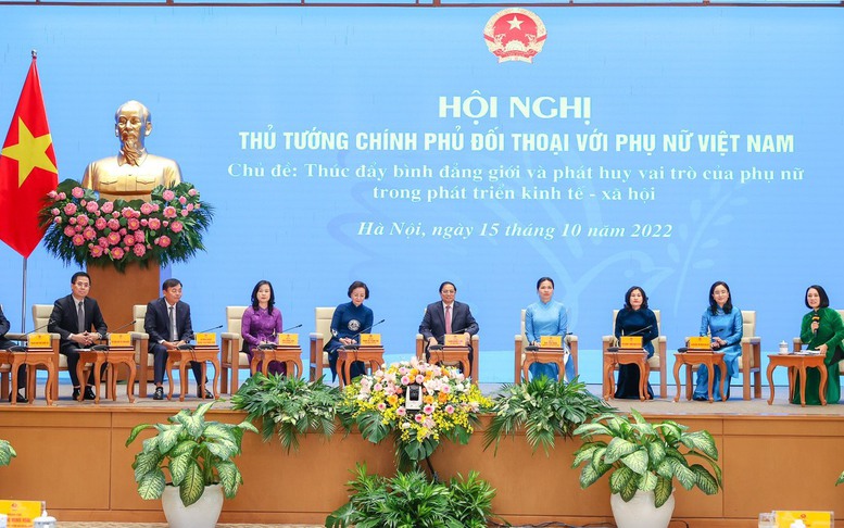 Phụ nữ đóng góp tích cực trong phát triển kinh tế-xã hội