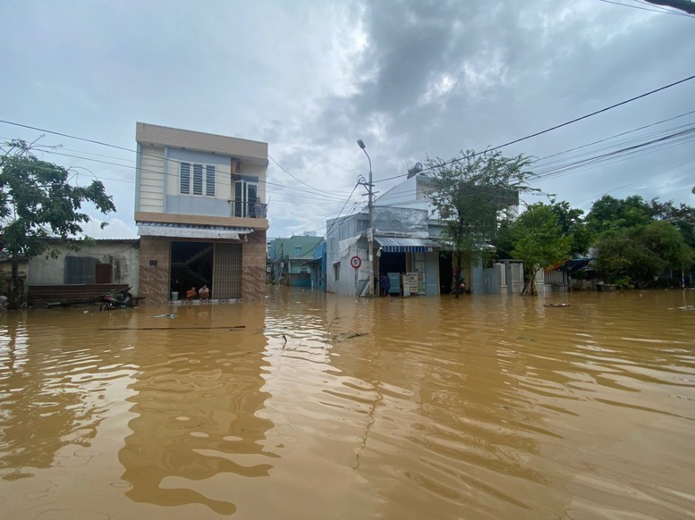 Miền Trung: Khẩn trương triển khai ứng phó với bão NESAT - Ảnh 2.