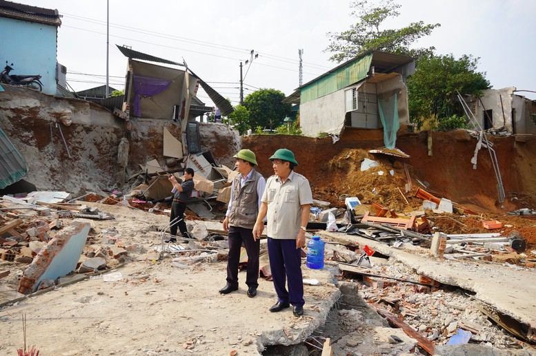 Quảng Trị hỗ trợ gia đình nạn nhân tại khu vực sạt lở - Ảnh 3.