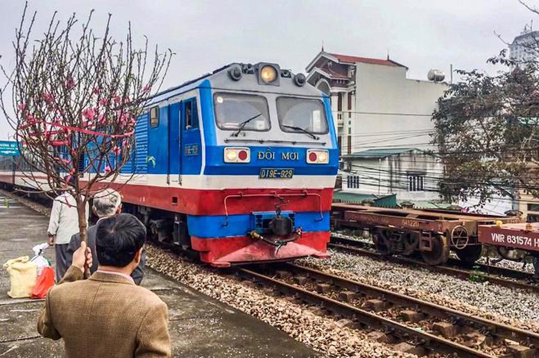 Chính sách giảm giá vé tàu Tết Quý Mão 2023 - Ảnh 1.