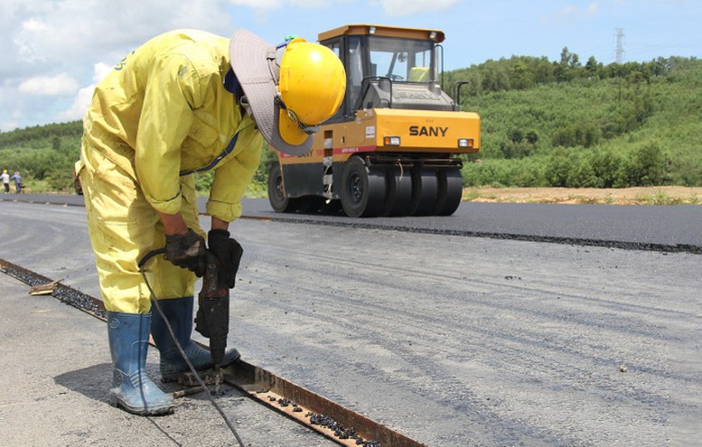 Nỗ lực vượt khó, tăng tốc đưa 4 dự án thành phần cao tốc Bắc-Nam 'cán đích' - Ảnh 4.