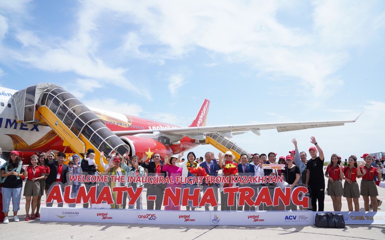 Bay thẳng từ Kazakhstan đến Nha Trang cùng Vietjet