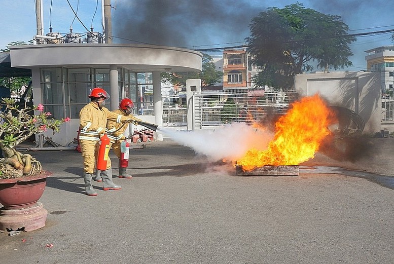 EVNSPC chủ động các biện pháp tuyên truyền phòng chống cháy nổ - Ảnh 2.