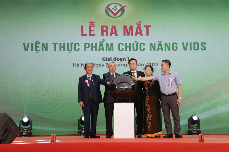 Ra mắt Viện Thực phẩm chức năng có phòng thí nghiệm đạt quy chuẩn thế giới - Ảnh 1.