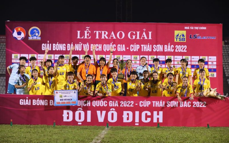 CLB nữ TPHCM 1 lần thứ 11 vô địch Giải Bóng đá nữ quốc gia