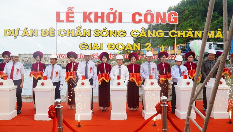 Thừa Thiên Huế: Đầu tư 757 tỷ đồng xây dựng đê chắn sóng cảng Chân Mây – giai đoạn 2 - Ảnh 1.