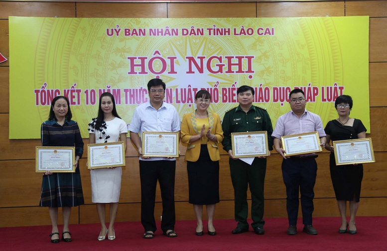 Lào Cai tổng kết 10 năm thực hiện Luật Phổ biến, giáo dục pháp luật - Ảnh 1.